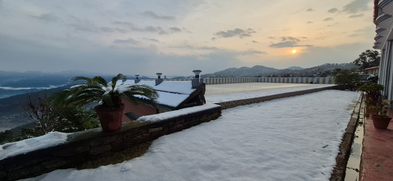 Kausani Snowfall 2026