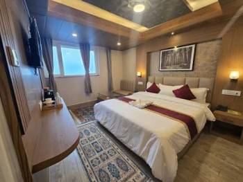 Deluxe Double Bed