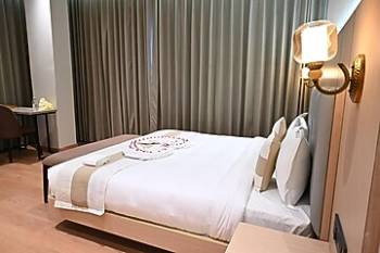 2 Nights 3 Days Varanasi Hotel Tour Package