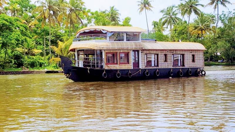 Cochin with Alleppey Tour