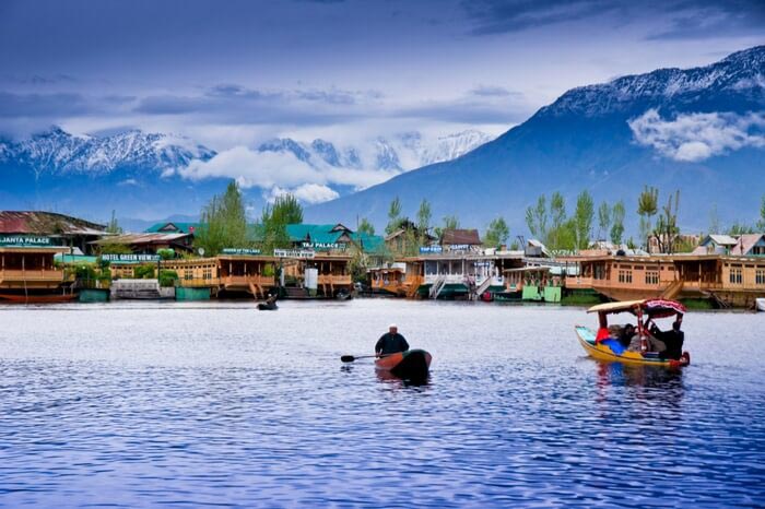 Kashmir Houseboat Holidays Package