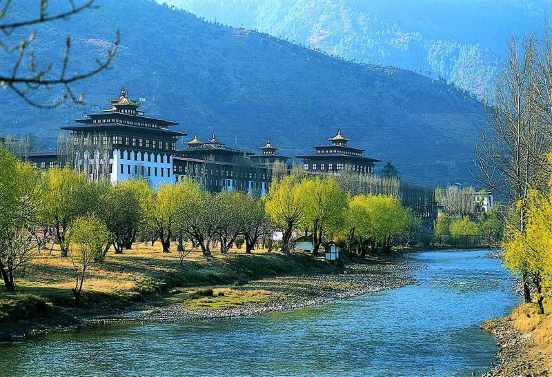 NJP To Bhutan Phuentsholing / Thimpu / Paro / Punakha Tour