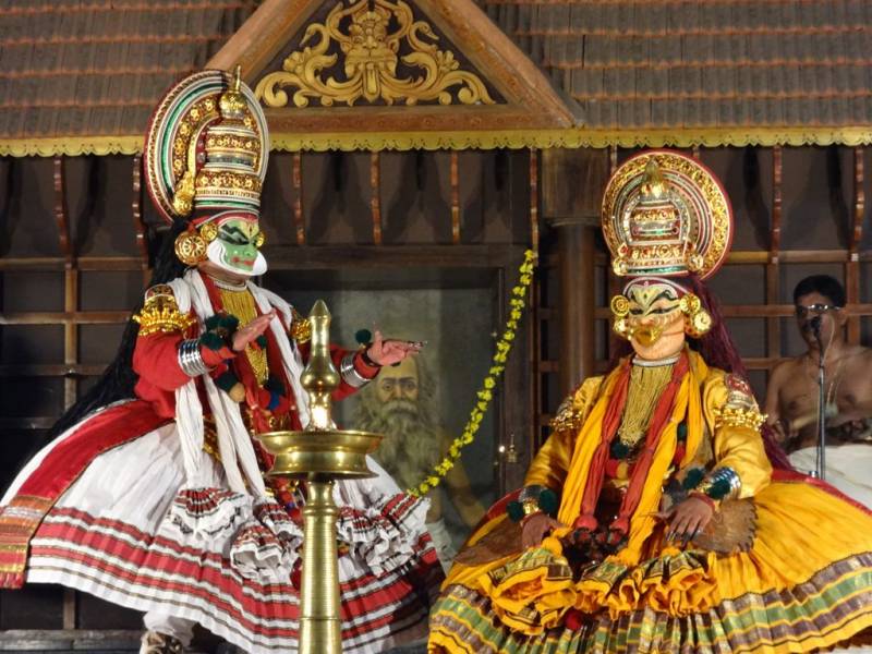 Kerala With Munnar, Thekkady & Alleppey Holiday Tour 4 Night 5 Days