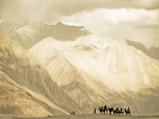 Amazing Ladakh from Delhi Tour