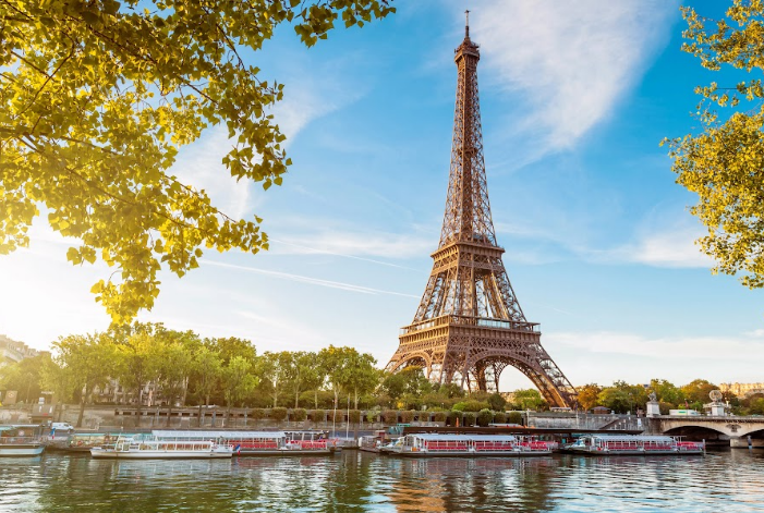 6 Nights 7 Days Switzerland - Paris Tour