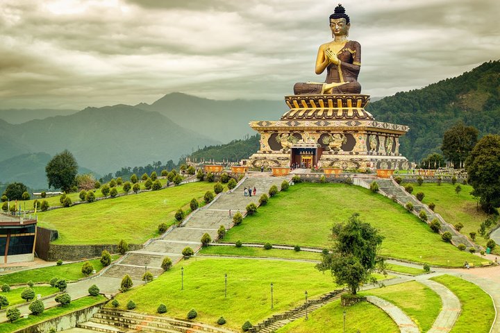 4 Nights 5 Days Gangtok Pelling Tour Package