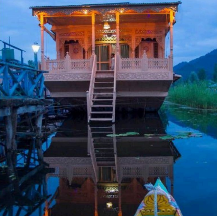 4 Night - 5 Days Kashmir Tour Package