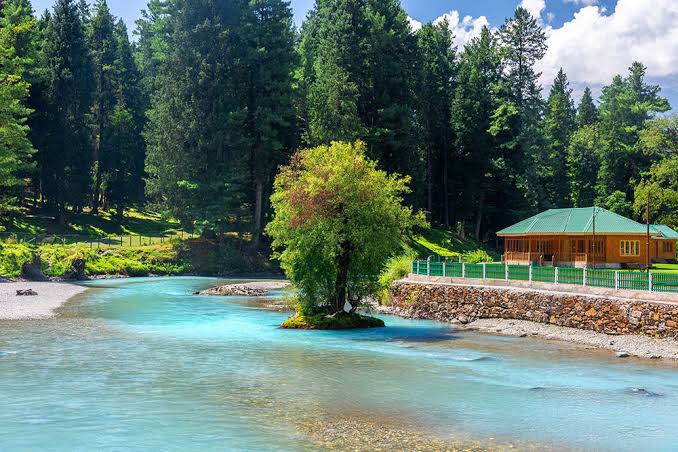 5 Days - 4 Nights Kashmir Package