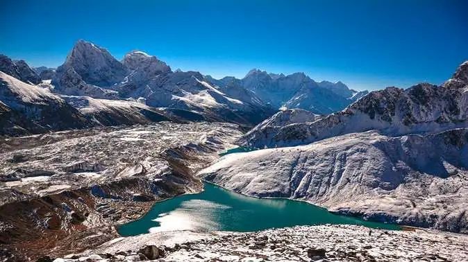 Everest Base Camp Chola Pass Gokyo Trek - 15 Days Tour