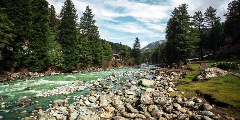 Kashmir - Heaven On Earth For 05 Nights 06 Days