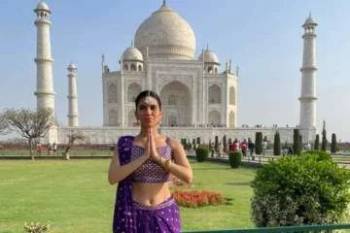 Moon Light Tour Of Taj Mahal