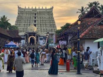 Kerala Cochin- Munnar- Thekkady-a Llepy- Trivandrum Tour