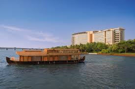 Kerala Cochin- Munnar- Thekkady-a Llepy- Trivandrum Tour