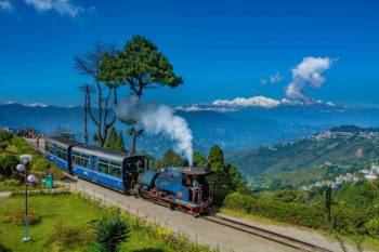 SIKKIM TOUR 7N/8D  2N GANGTOK  / 2N LACHUNG / 1N GANGTOK / 2N PELLING