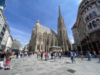 Europe Tour Package - Paris - Amsterdam - Prague - Vienna
