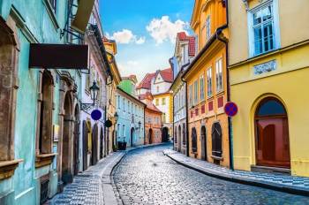 Europe Backpackers Budget Tour – Budapest, Paris, Prague, Vienna, Amsterdam