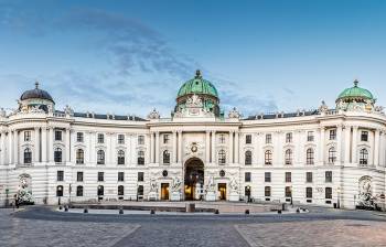 Europe Backpackers Budget Tour – Budapest, Paris, Prague, Vienna, Amsterdam