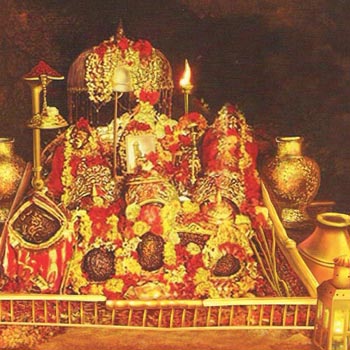 Vaishno Devi Yatra from Delhi (Volvo Bus Included)3N-4D Package