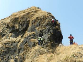 Lingana Fort Climbing And Rappelling Tour