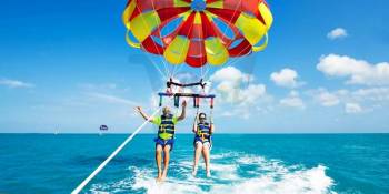 Catamaran Experience to Ile aux Cerfs: including Parasailing, Lunch, GRSE & Transfer Tour