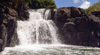 Marvelous Ile Aux Cerfs: Speed Boat, Parasailing, Lunch & Grse Waterfalls Tour