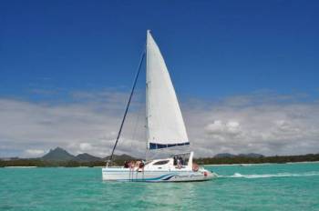 Memorable Catamaran Trip to Ile Aux Cerfs: Full Day Including Tube Riding, Lunch & Grse Tour