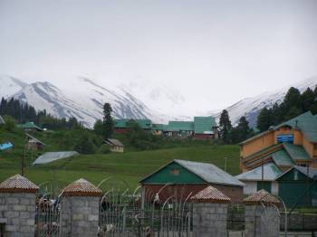 Srinagar 3 Star Tour Package