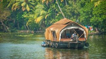 Kerala Honeymoon Tour Enjoy the Romance in Nature and Staying On the Houseboat Tour