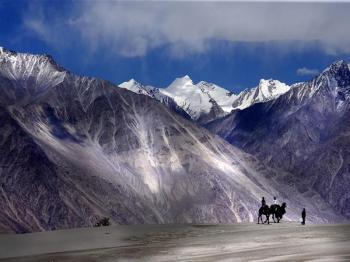 Kashmir With Ladakh Tour
