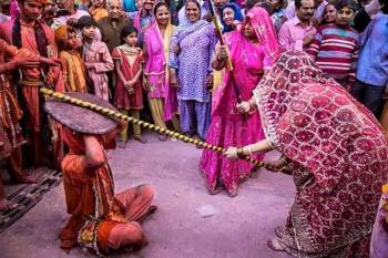 Shri Braj Mandal Lathmar Holi Darshan