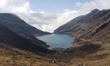 6 Days Gangtok - Tsomgo Lake - Baba Mandir - Nathula Pass - North Sikkim Tour