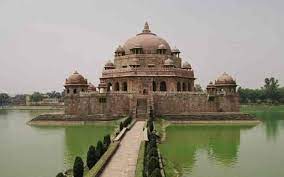 Varanasi Bodhgaya Rajgir Patna Kushinagar Tour Package 6 Days with Tamil Guide