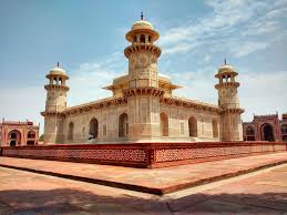 Jaipur Agra Gwalior Orchha Khajuraho Allahabad Varanasi Bodhgaya Tour Package 11 Days Tamil Guide