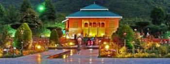 Srinagar Standard Package for 4 days with day Excursion to Gulmarg and Pahalgam