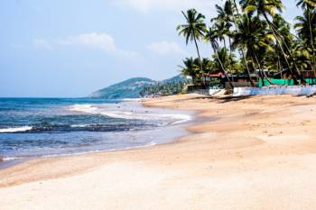 Goa 3 star package for 4 days with Breakfast and Dinner