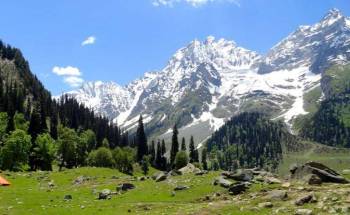 Srinagar, Gulmarg and Pahalgam Deluxe Package for 6 days