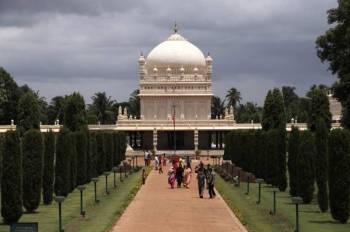 Bangalore,Mysore,Ooty & Kodaikanal Honeymoon Tour