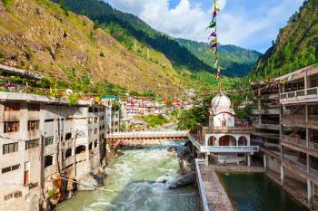 Tranquil Himalays New Year Celebration