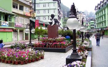 7 Night 8 Days Gangtok - Lachung - Pelling and Darjeeling Tour