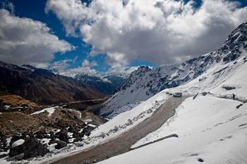 Lachung Tour Packages