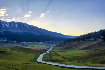 Kashmir Tour Package 04 Nights  05 Days