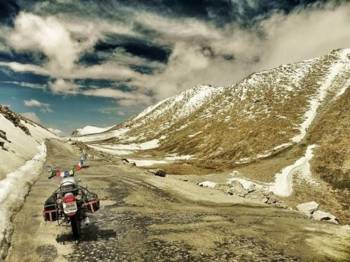 Manali Leh Bike Package