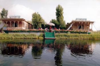 4 Nights and 5 Days Kashmir Tour Package