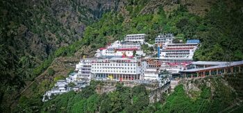 Mata Vaishno Devi Yatra with Volvo