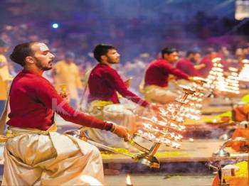 Spiritual Triangle with Gaya Varanasi (2N) Bodhgaya (1N) Prayagraj- Ayodhya (2N) 5N/6D