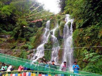 Gangtok 2 nights, Darjeeling 2 nights