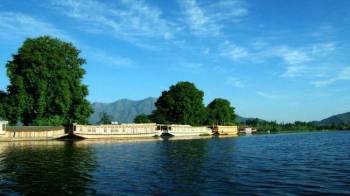 4 Nights 5 Days Jammu, Pahalgam,Gulmarg Srinagar to Kashmir Tour Package