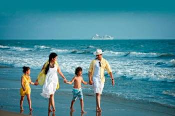 5 Nights 6 Days Family Munnar - Thekkady - Alleppey - Cochin Tour