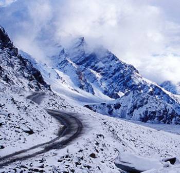 Lachung Tour Packages