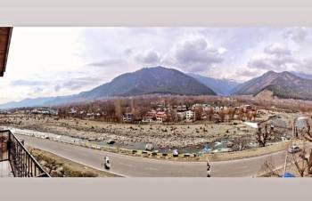 7n 8d - 2 Adult | 1 Child Kashmir Holiday Package